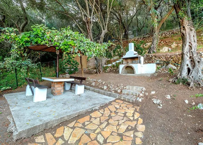 Manteshouse Villa