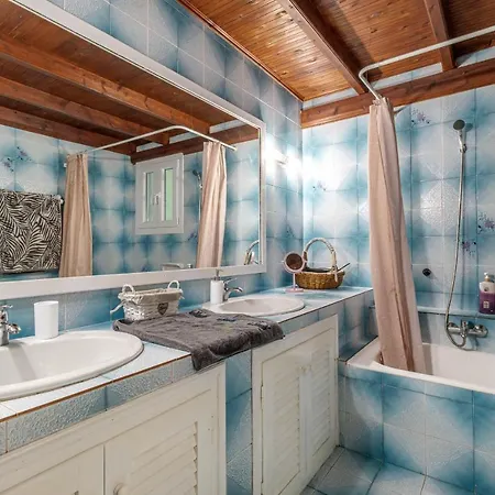 Manteshouse ヴィラ パレオカストリッツア