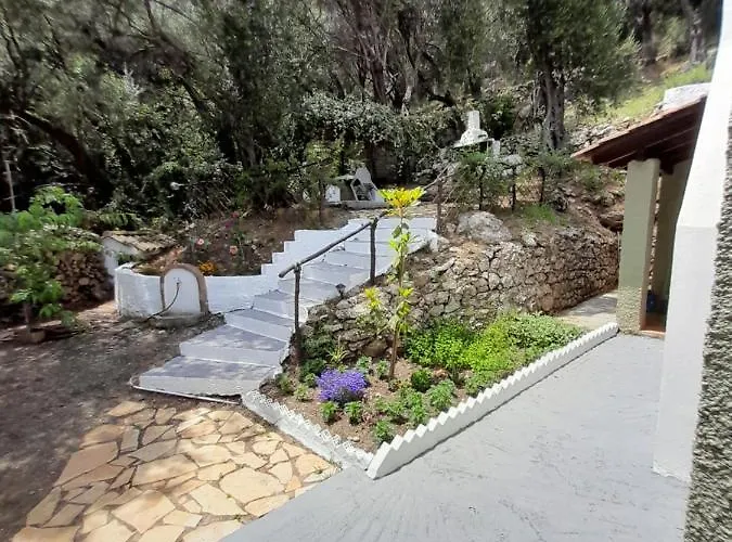 Manteshouse * Палеокастрица